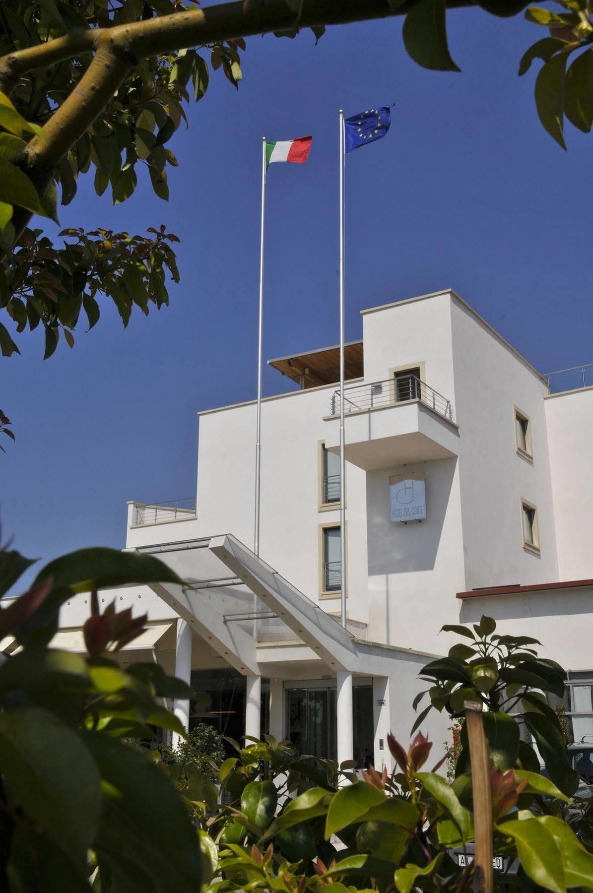 Hotel Del Conte Fondi Buitenkant foto