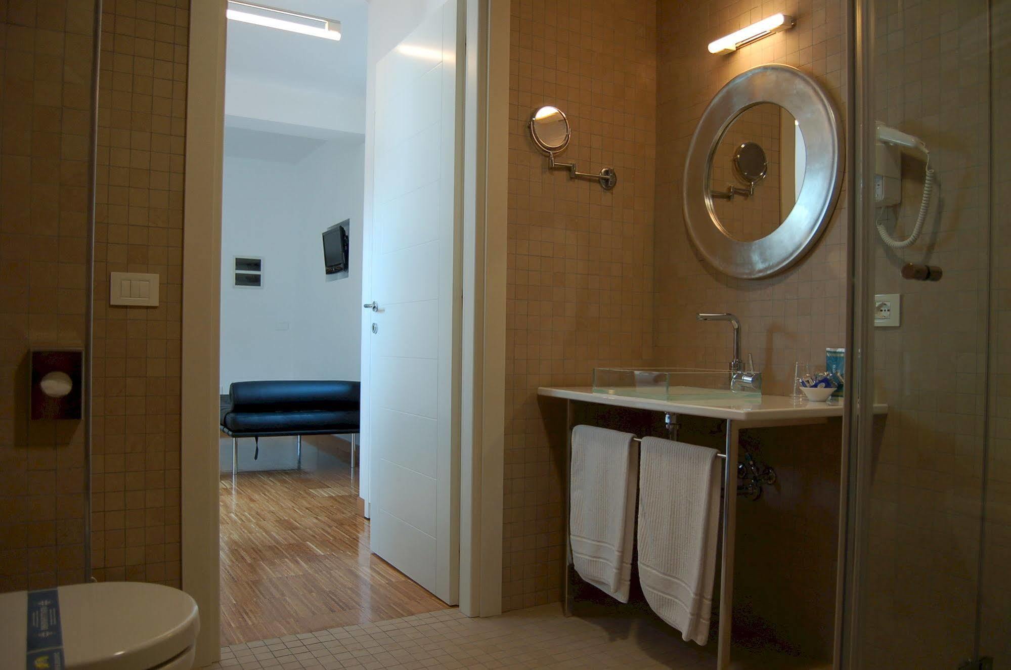 Hotel Del Conte Fondi Buitenkant foto